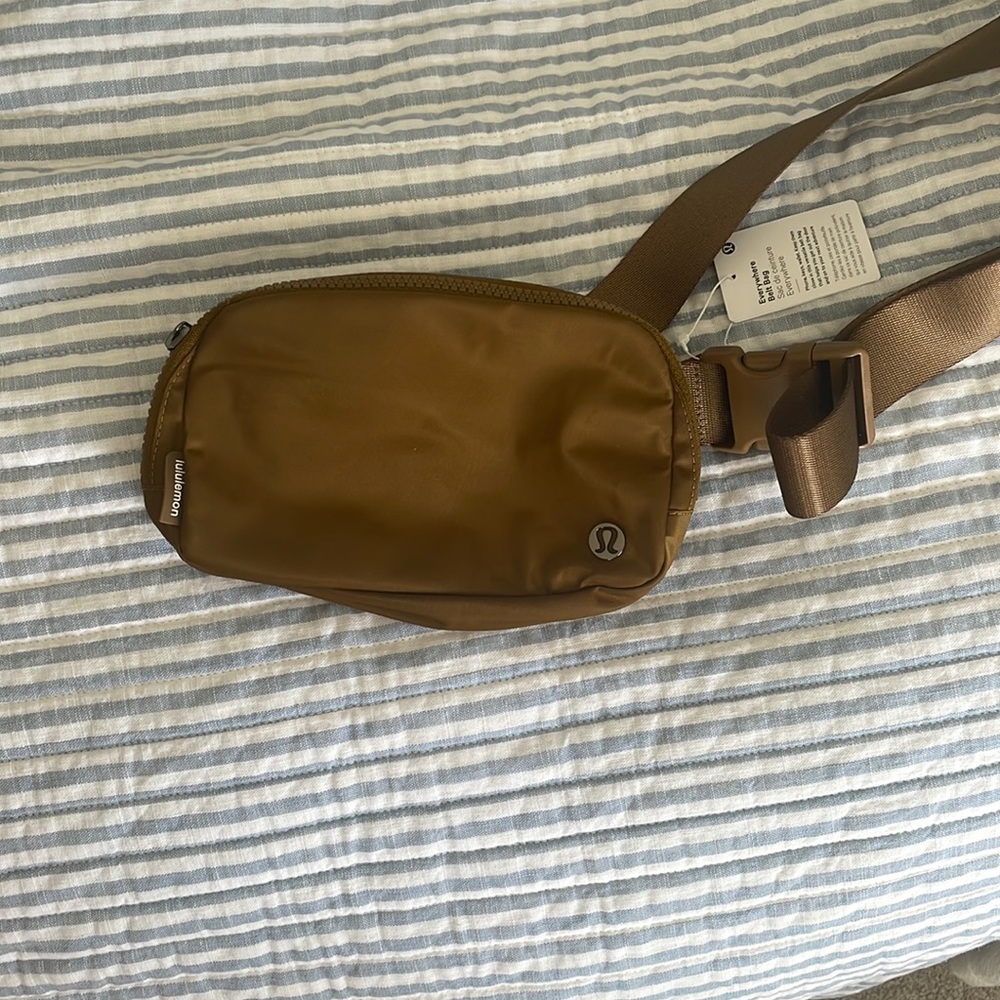 LULULEMON BELT BAG OUT OF STOCK ON WEBSITE PERFECT FALL COLOR